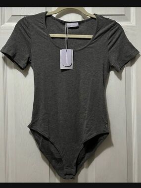 Charcoal Gray Scoop Neck Bodysuit Women’s Size Small